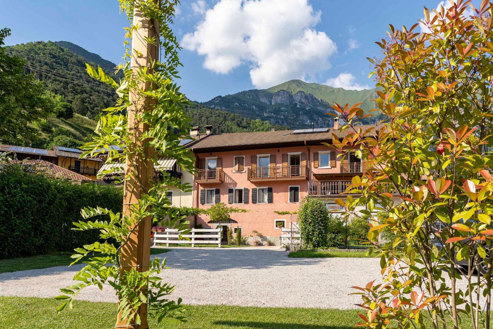 Ledro Lake Suite "Pur" Mezzolago Exterior foto